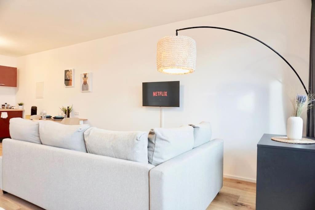 Neu Modernes Apartment In Top Lage, Free Parking Max 1,65M Hoehe Und 1,8M Breite Karlsruhe Luaran gambar
