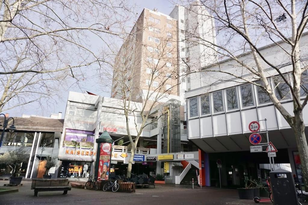 Neu Modernes Apartment In Top Lage, Free Parking Max 1,65M Hoehe Und 1,8M Breite Karlsruhe Luaran gambar